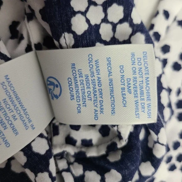 Boden Maya Top Contrast Print  VNeck White Navy - Picture 11 of 12